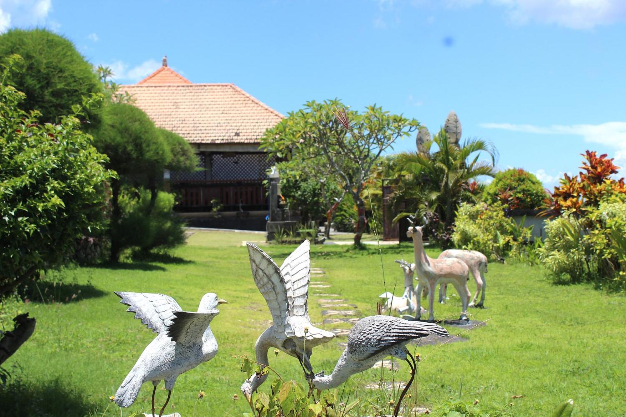 Reynten Hill Resort Batununggul Exterior foto