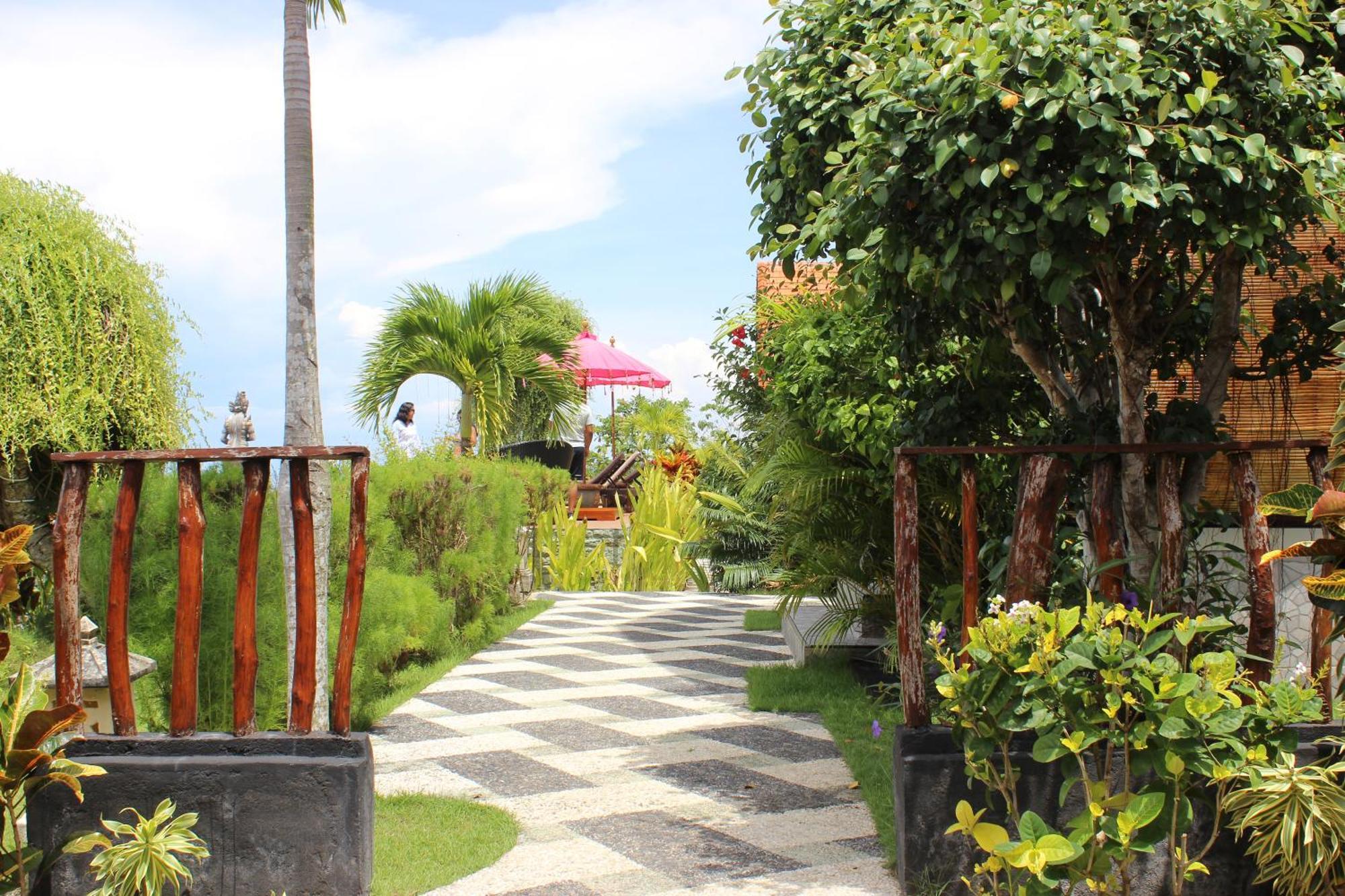 Reynten Hill Resort Batununggul Exterior foto