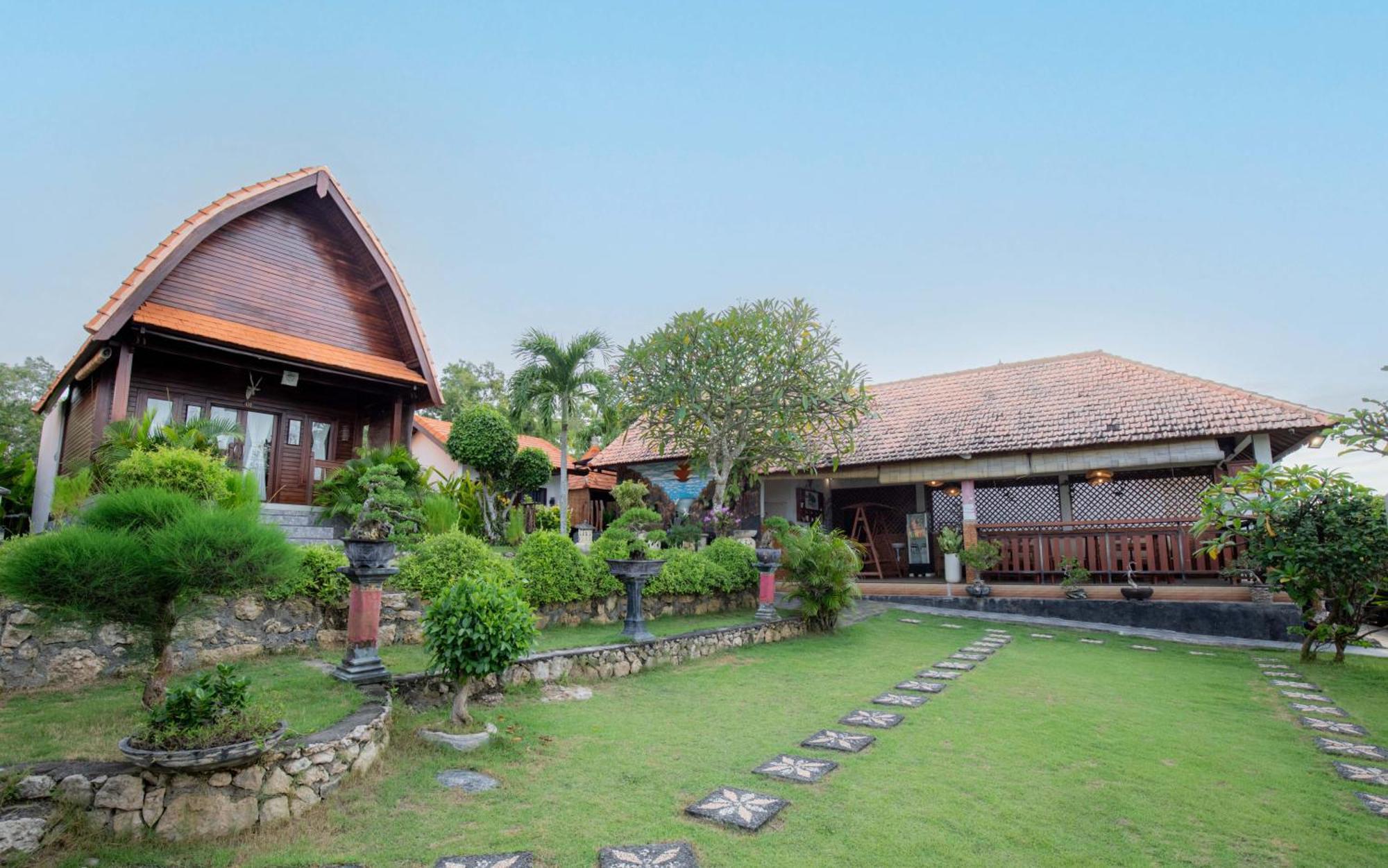 Reynten Hill Resort Batununggul Exterior foto