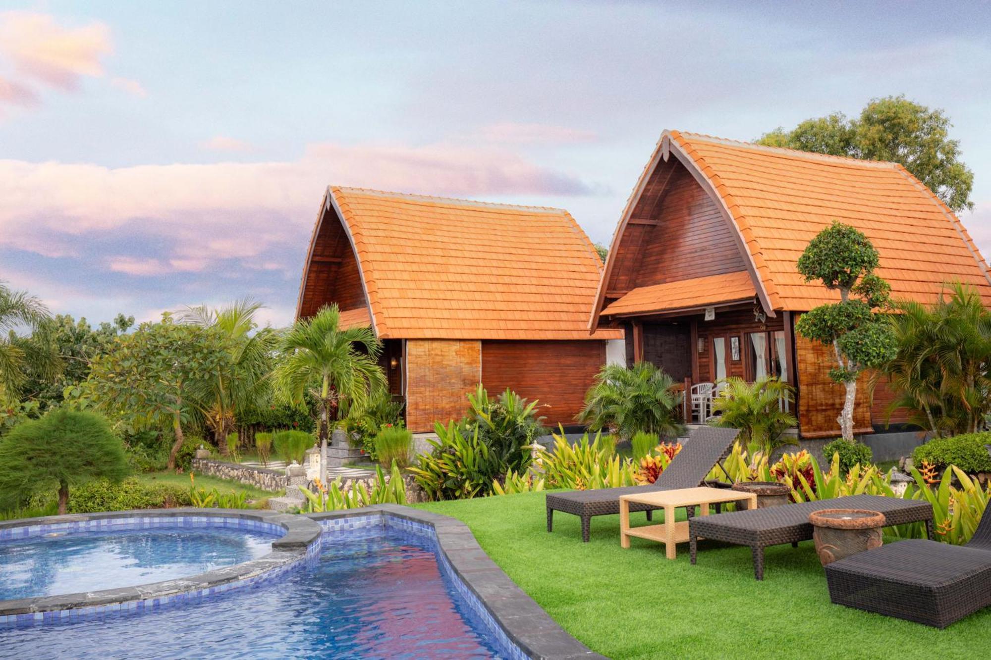 Reynten Hill Resort Batununggul Exterior foto